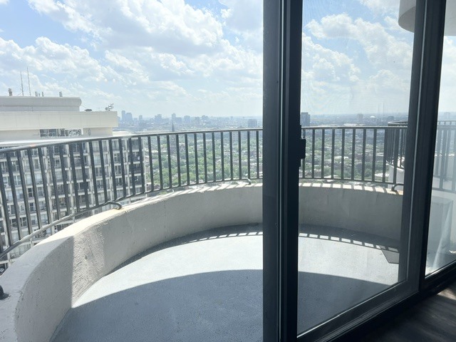 2020 N Lincoln Park West Unit: 32K
