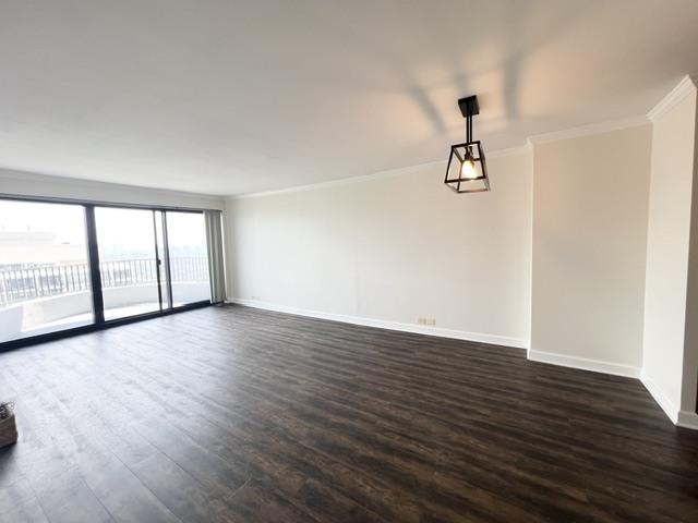 2020 N Lincoln Park West Unit: 32K