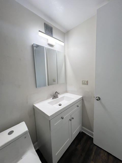 2020 N Lincoln Park West Unit: 32K