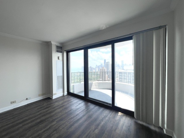 2020 N Lincoln Park West Unit: 32K