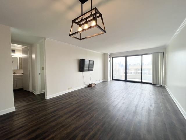 2020 N Lincoln Park West Unit: 32K