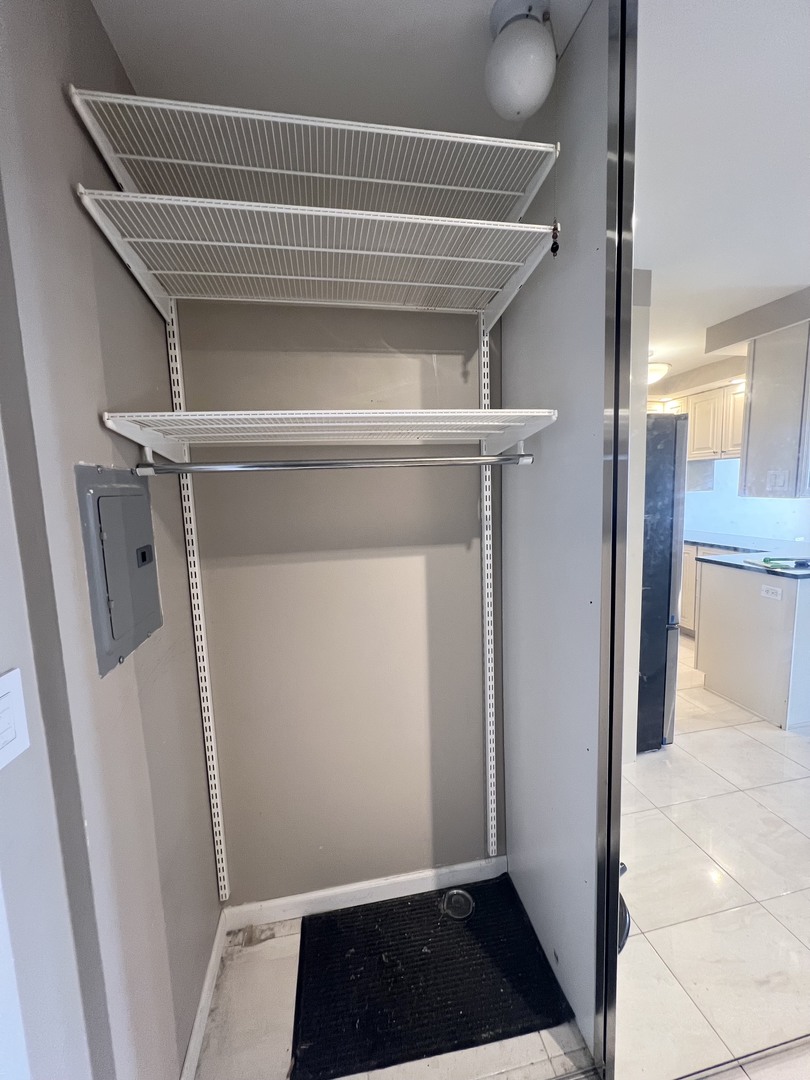 2650 N LAKEVIEW Avenue Unit: 3708