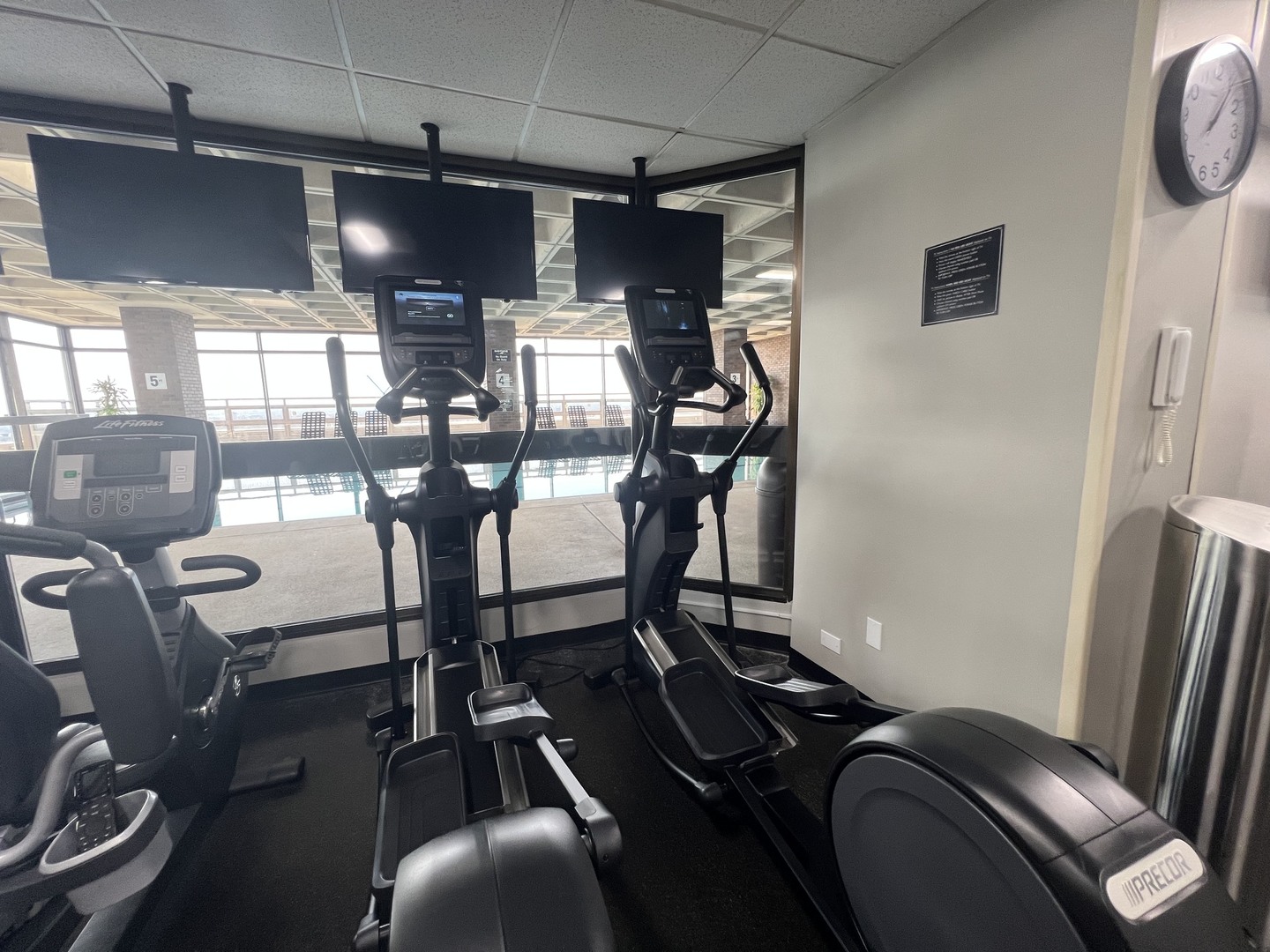 2650 N LAKEVIEW Avenue Unit: 3708