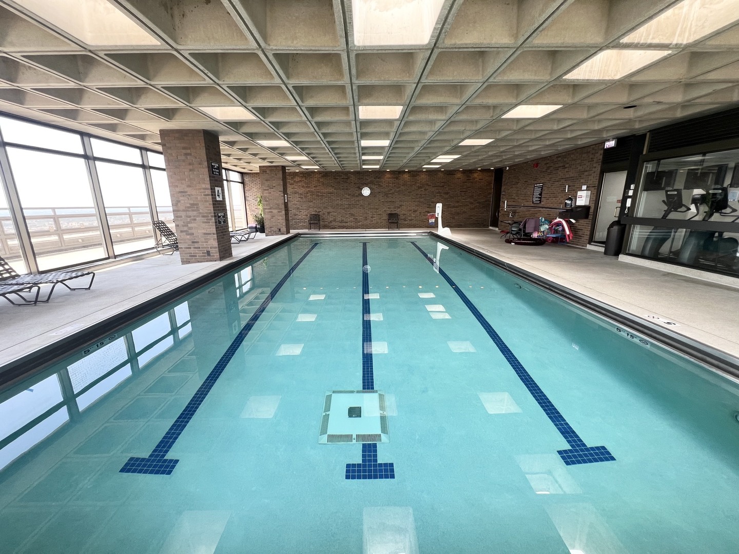 2650 N LAKEVIEW Avenue Unit: 3708