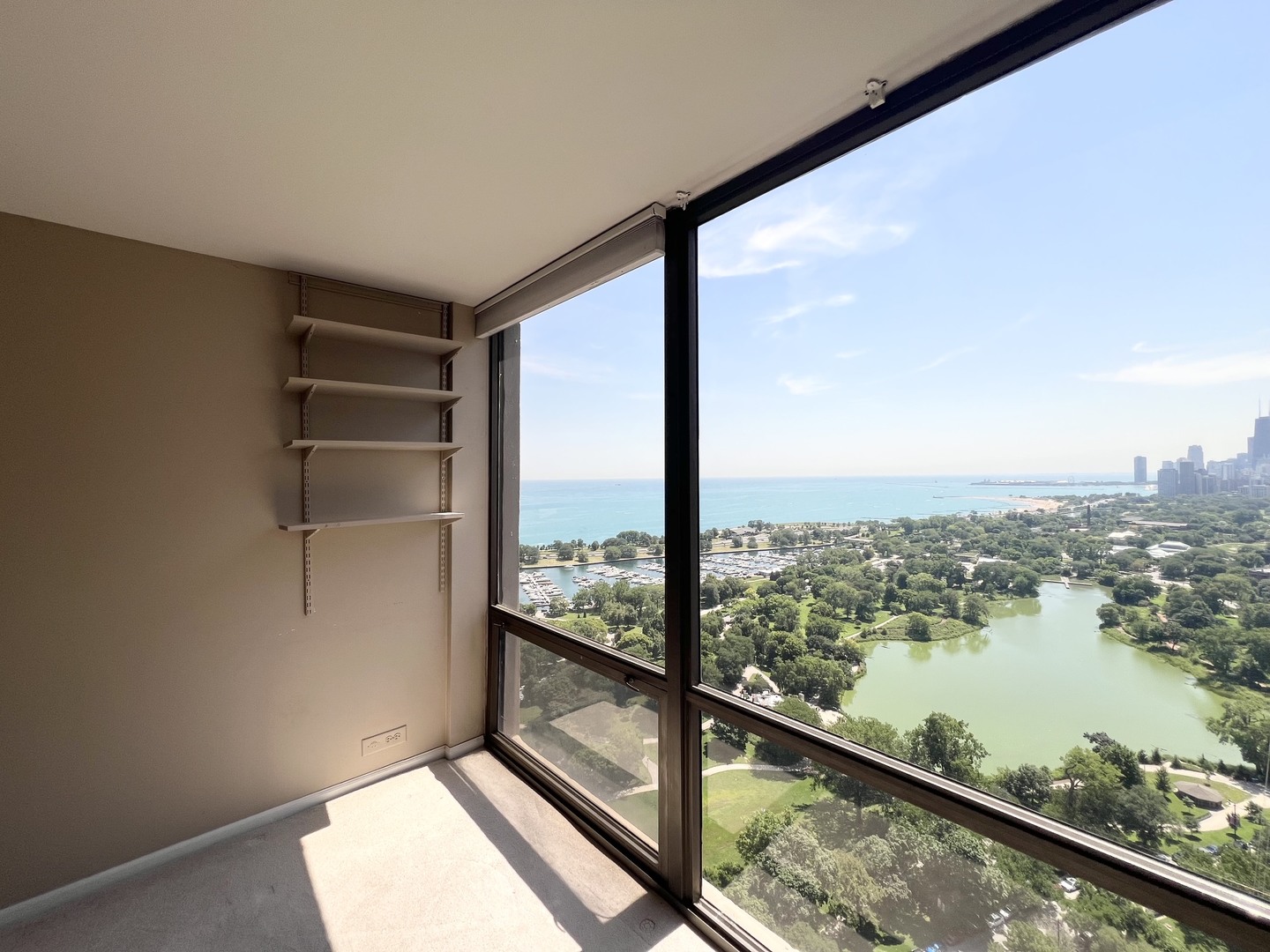 2650 N LAKEVIEW Avenue Unit: 3708