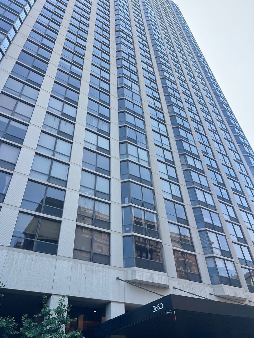 2650 N LAKEVIEW Avenue Unit: 3708