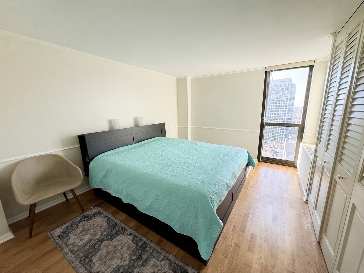 1850 N Clark Street Unit: 2803