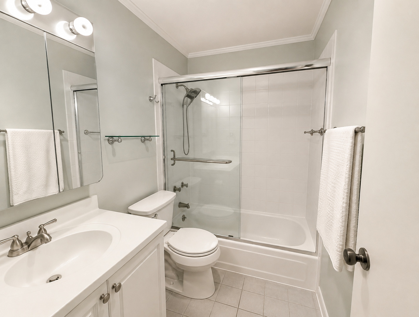 1850 N Clark Street Unit: 2803