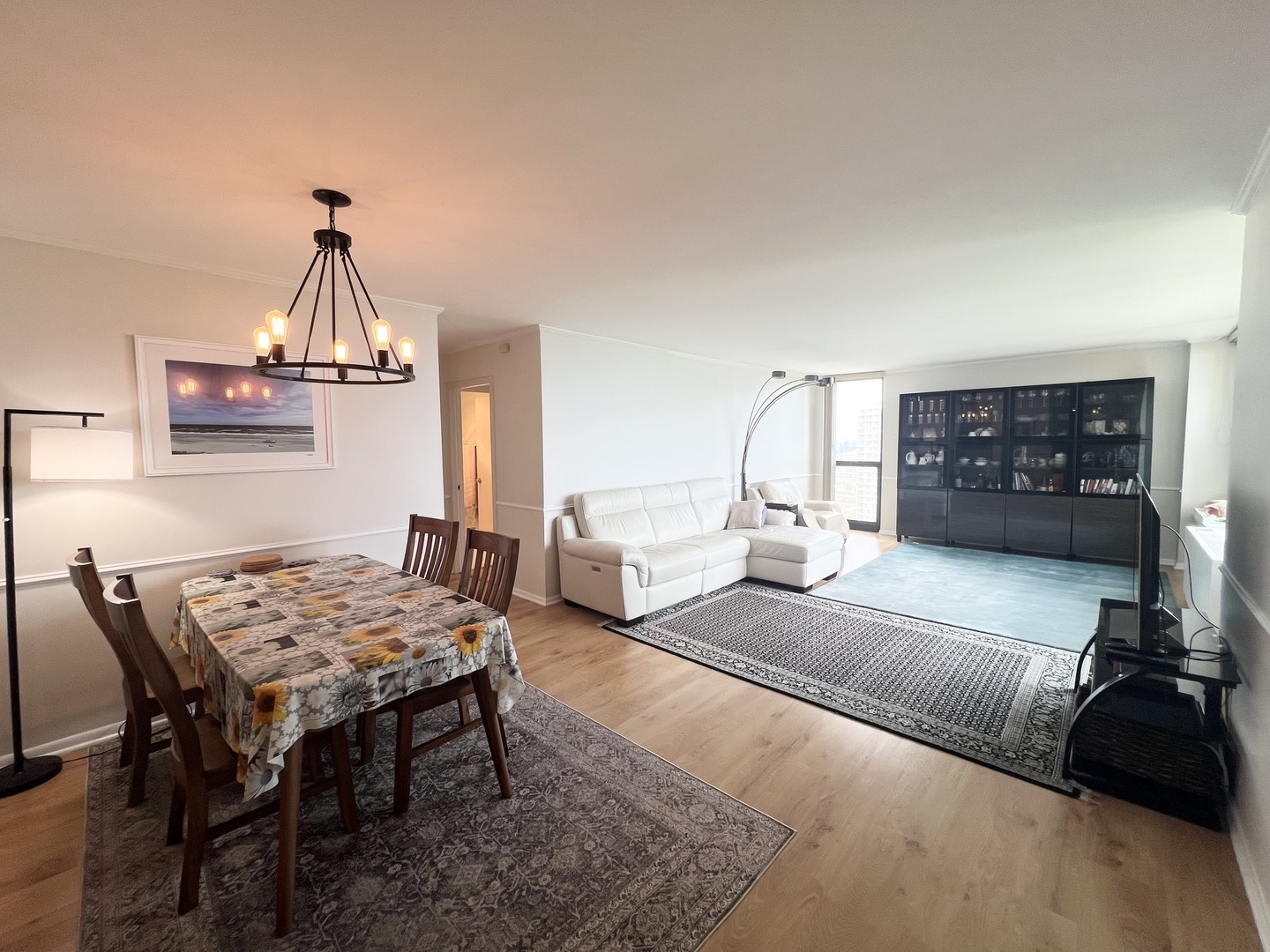1850 N Clark Street Unit: 2803