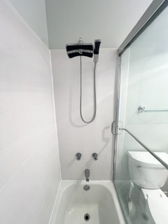 1850 N Clark Street Unit: 2803