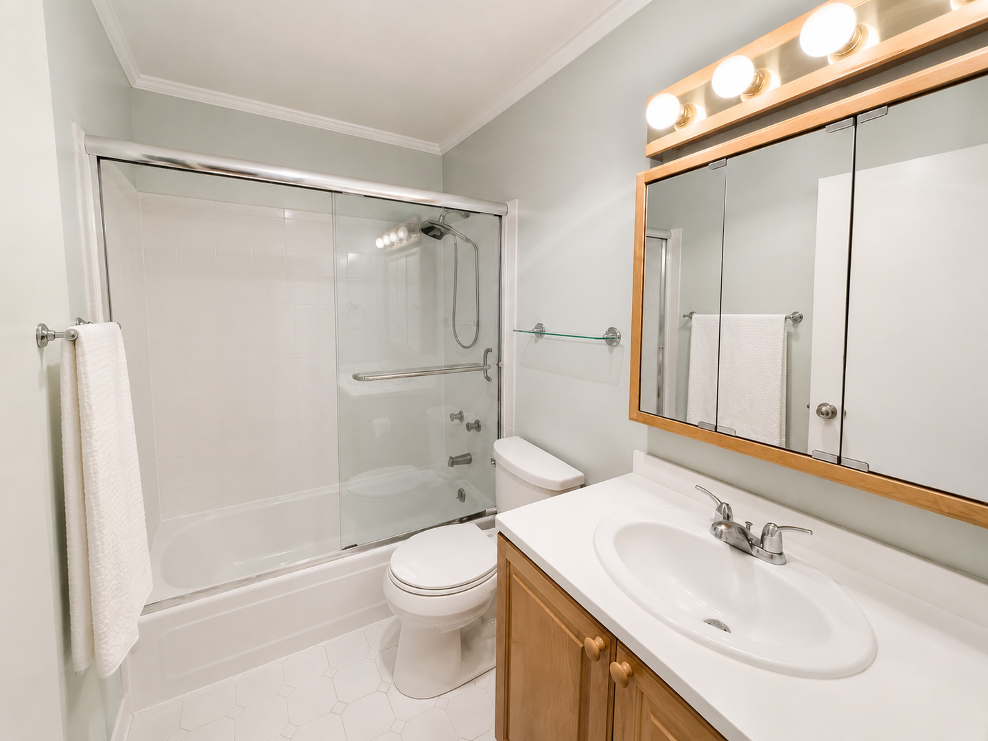 1850 N Clark Street Unit: 2803