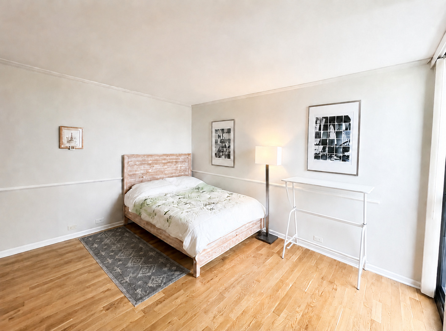 1850 N Clark Street Unit: 2803