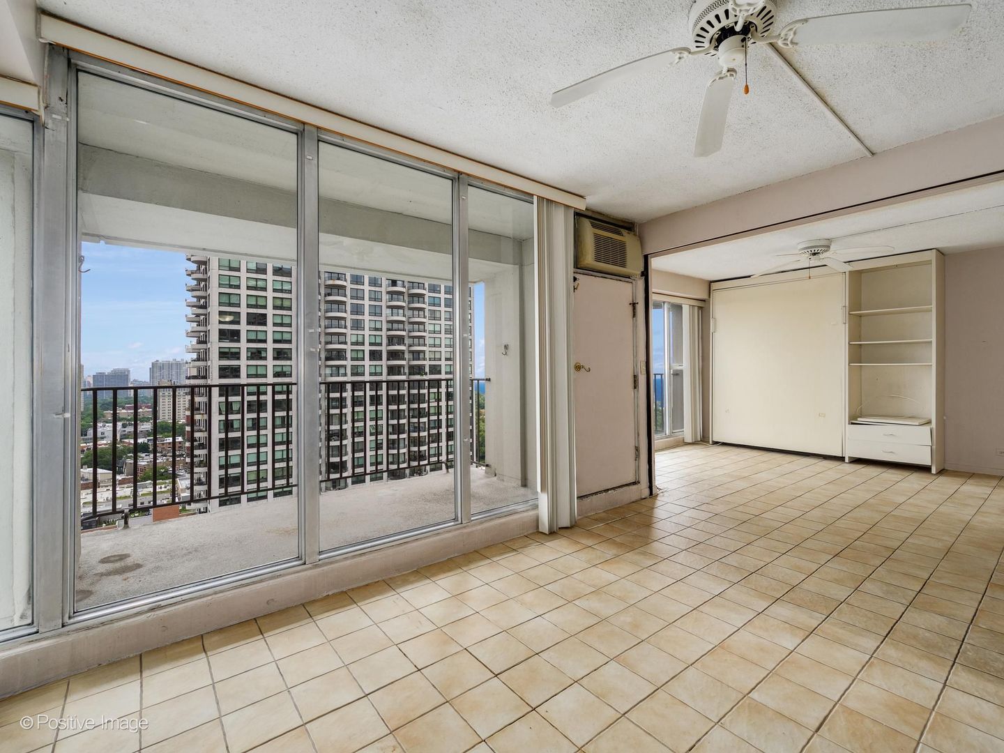 1960 N Lincoln Park West Unit: 2103