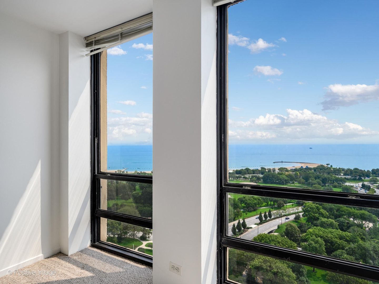 1660 N LA SALLE Drive Unit: 2809