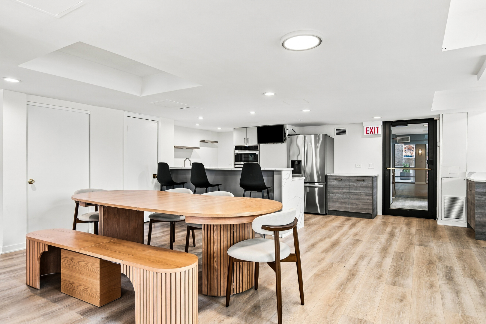 1660 N LA SALLE Drive Unit: 2809
