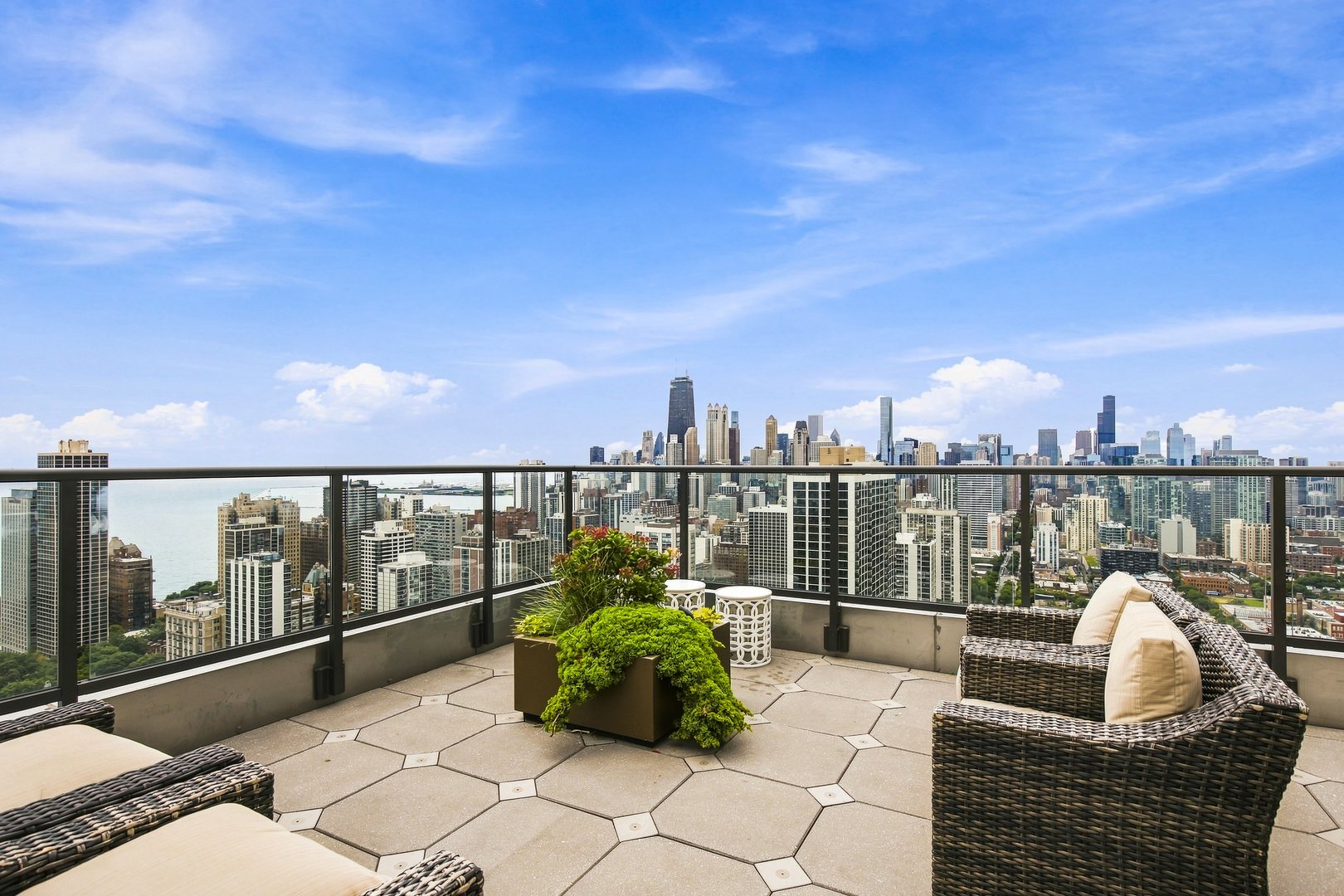 1660 N LA SALLE Drive Unit: 2809