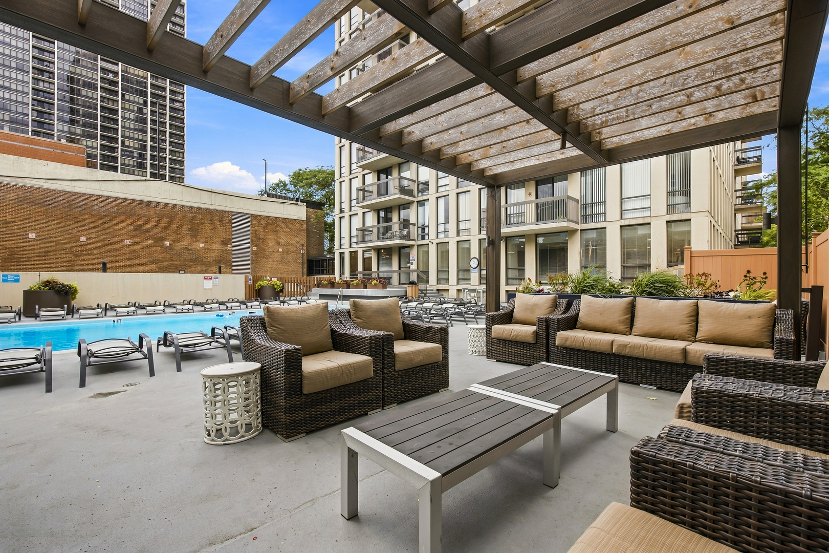 1660 N LA SALLE Drive Unit: 2809