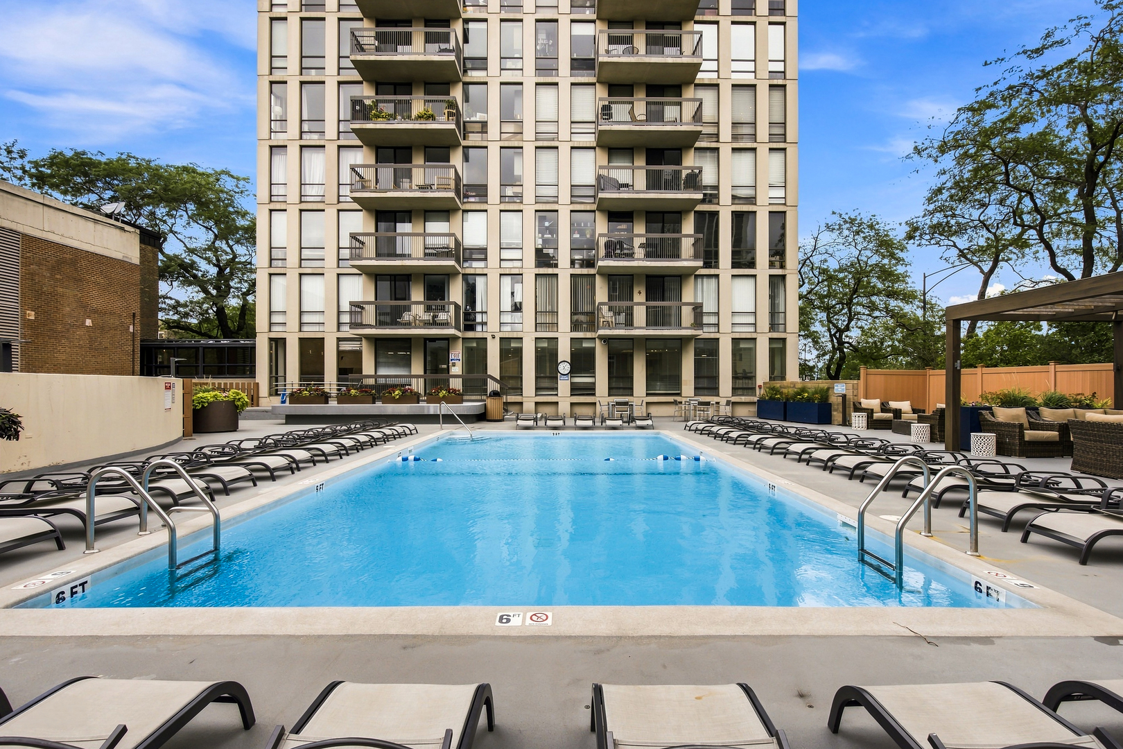 1660 N LA SALLE Drive Unit: 2809