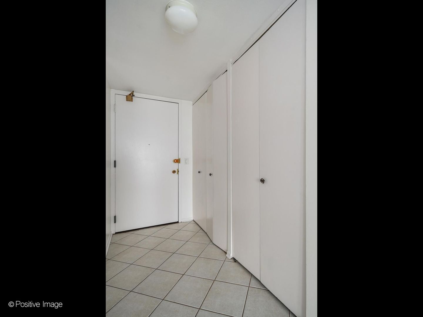 1660 N LA SALLE Drive Unit: 2809