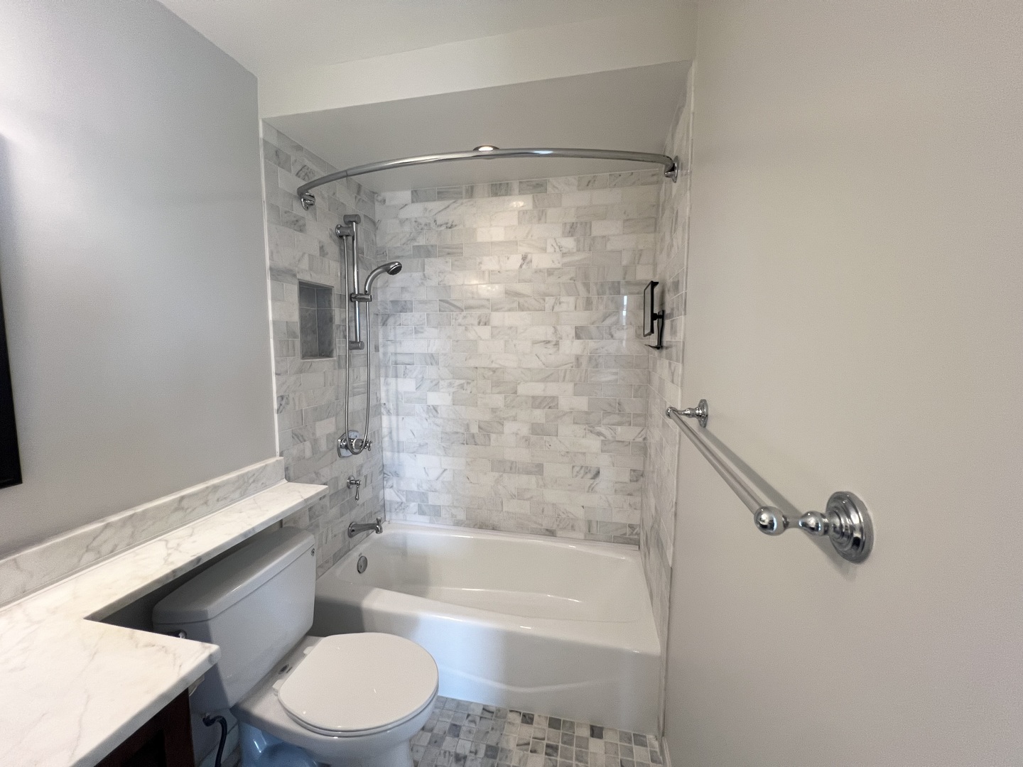 2020 N Lincoln Park West Unit: 15G