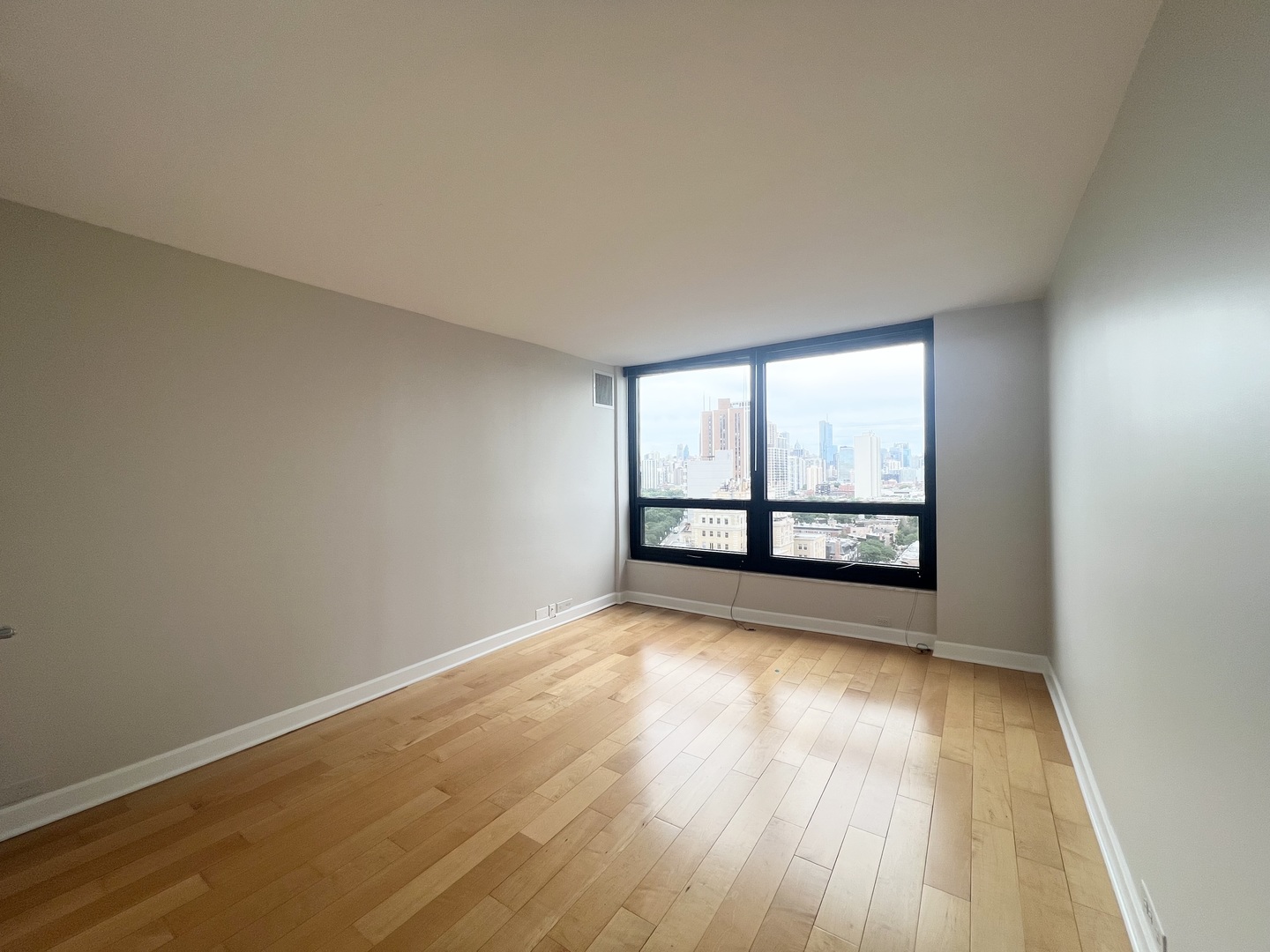 2020 N Lincoln Park West Unit: 15G