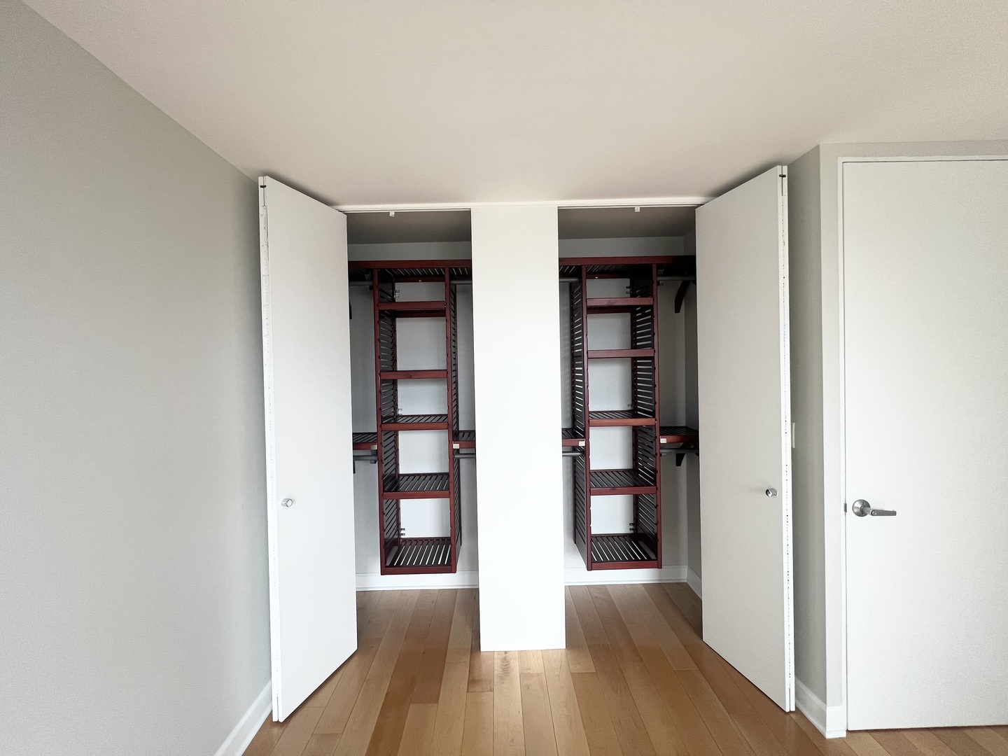 2020 N Lincoln Park West Unit: 15G