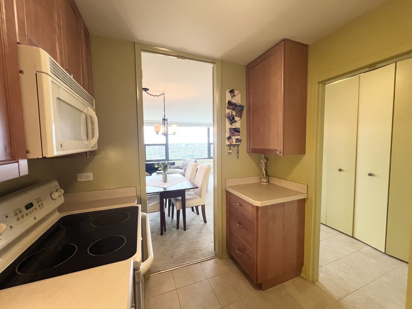 1850 N Clark Street Unit: 2104