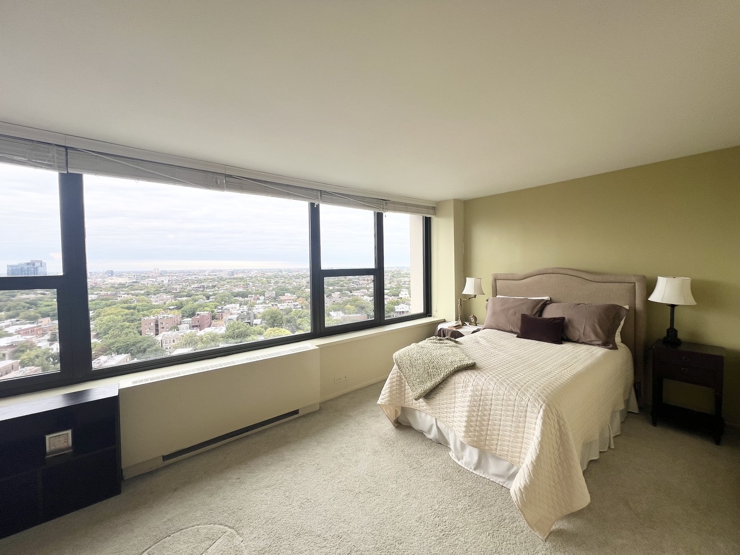 1850 N Clark Street Unit: 2104