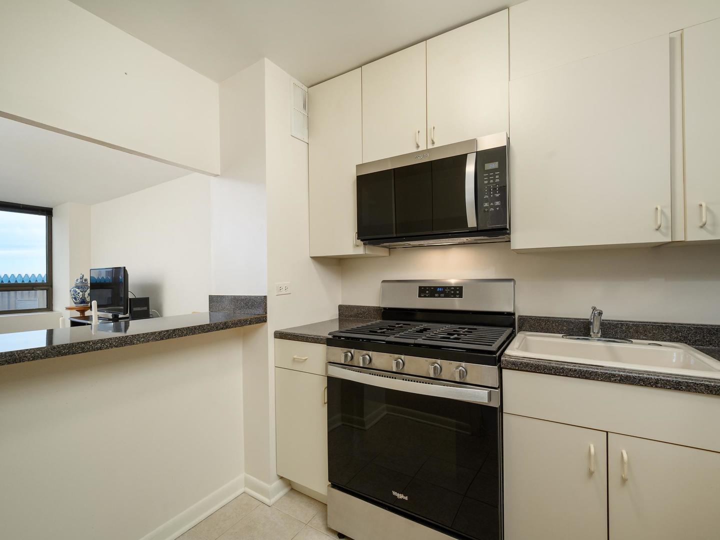 2800 N Lake Shore Drive Unit: 1911