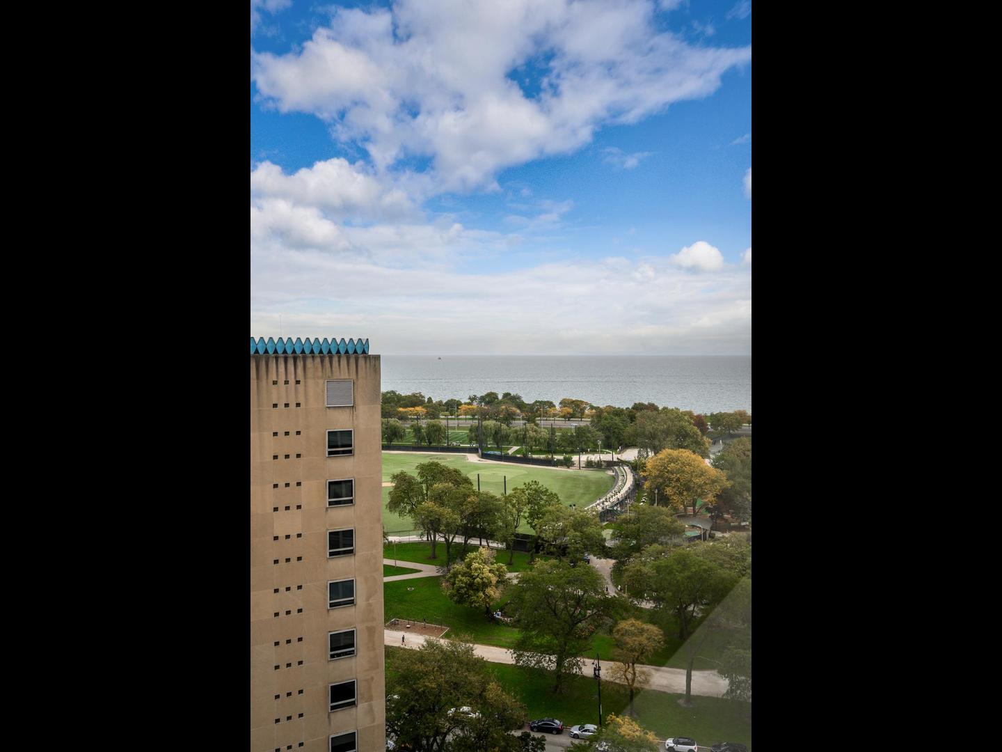 2800 N Lake Shore Drive Unit: 1911