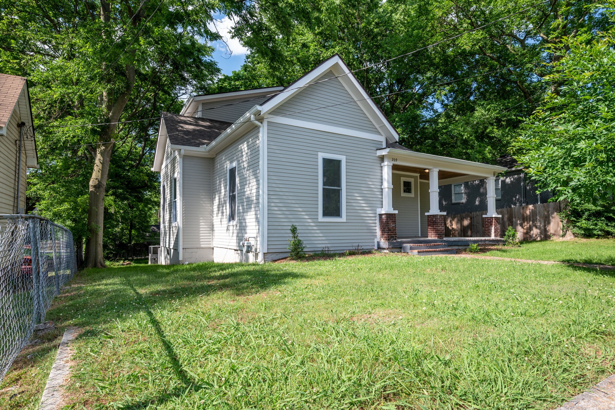 209 Cleveland St