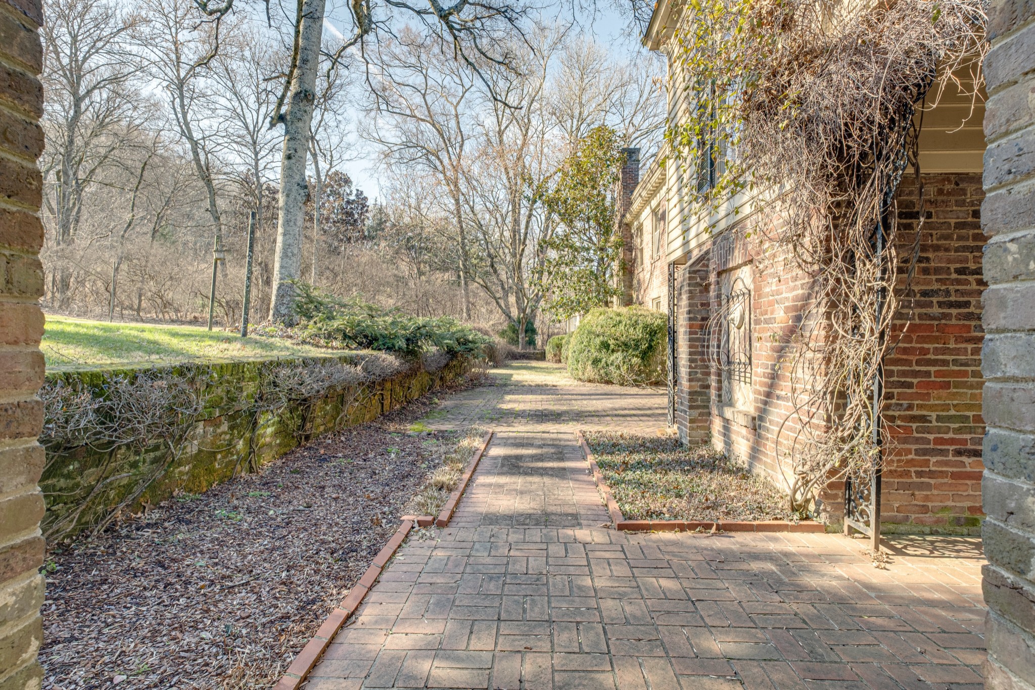 1416 Chickering Rd