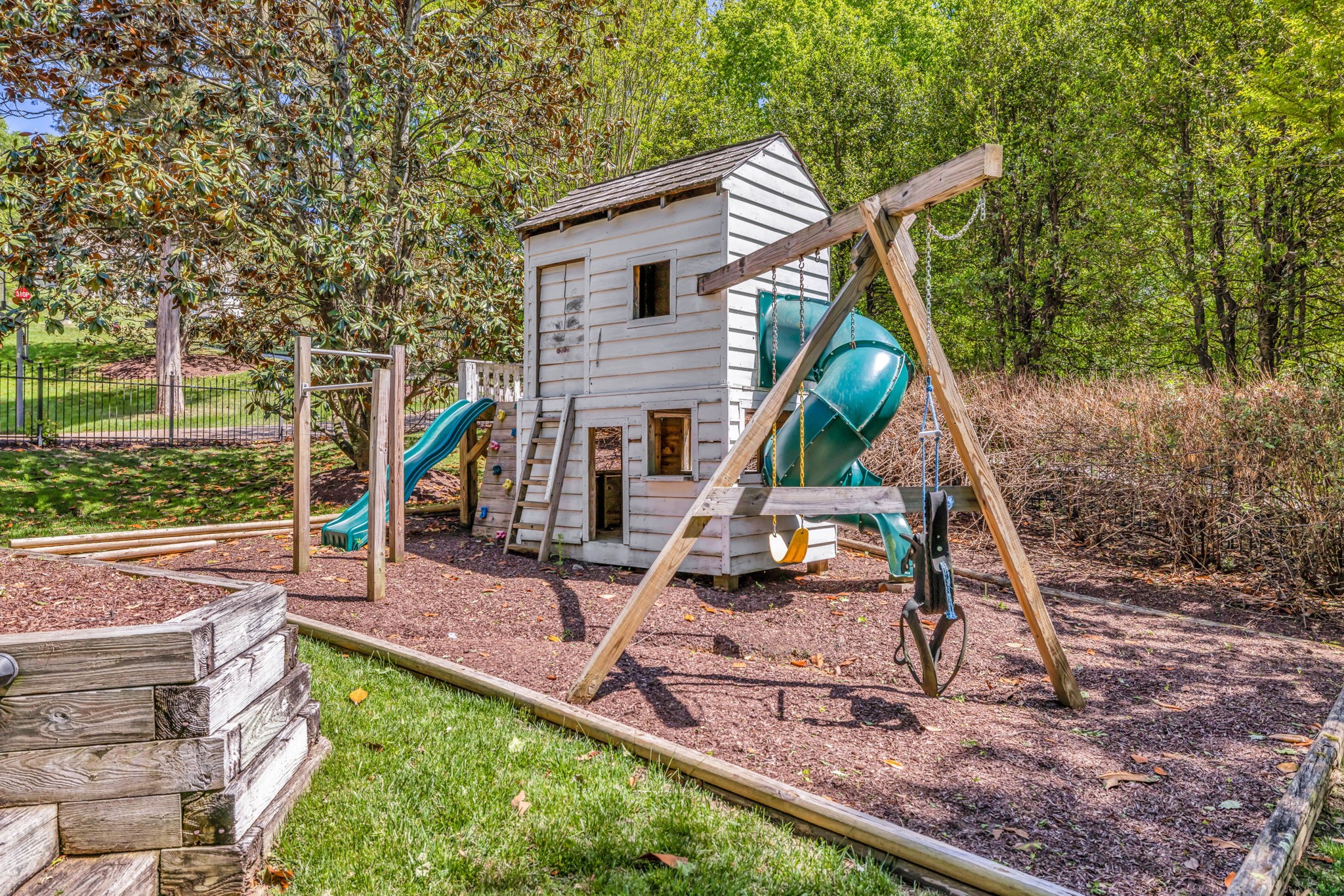 525 Arden Wood Pl