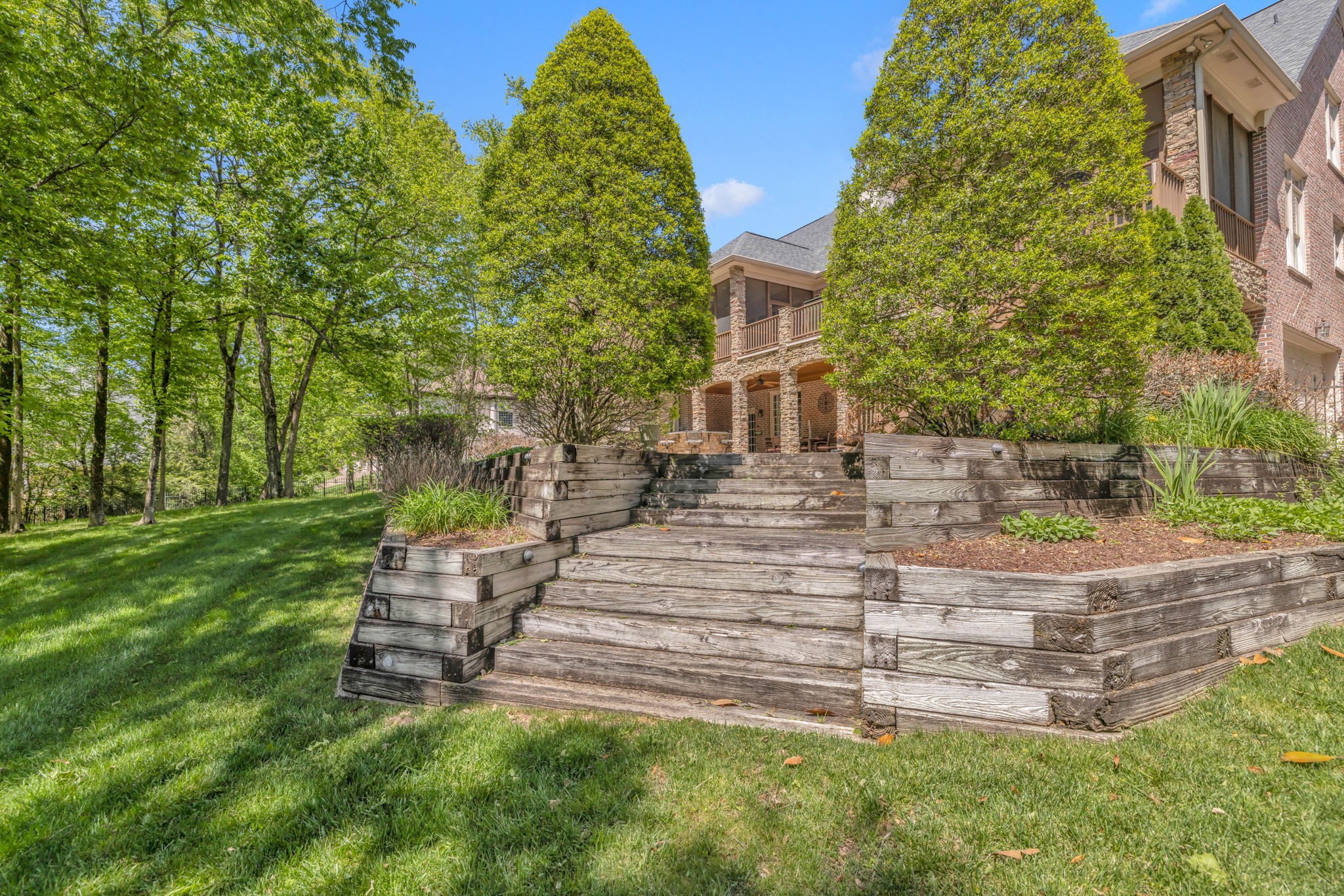 525 Arden Wood Pl