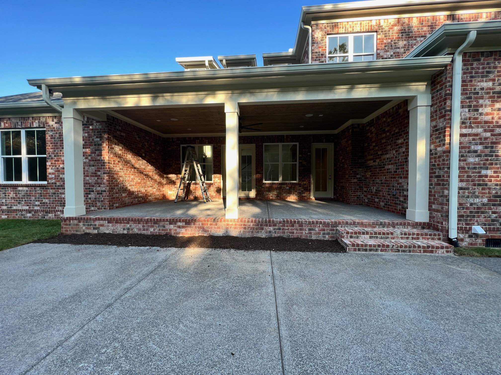 1043 Sinatra Drive