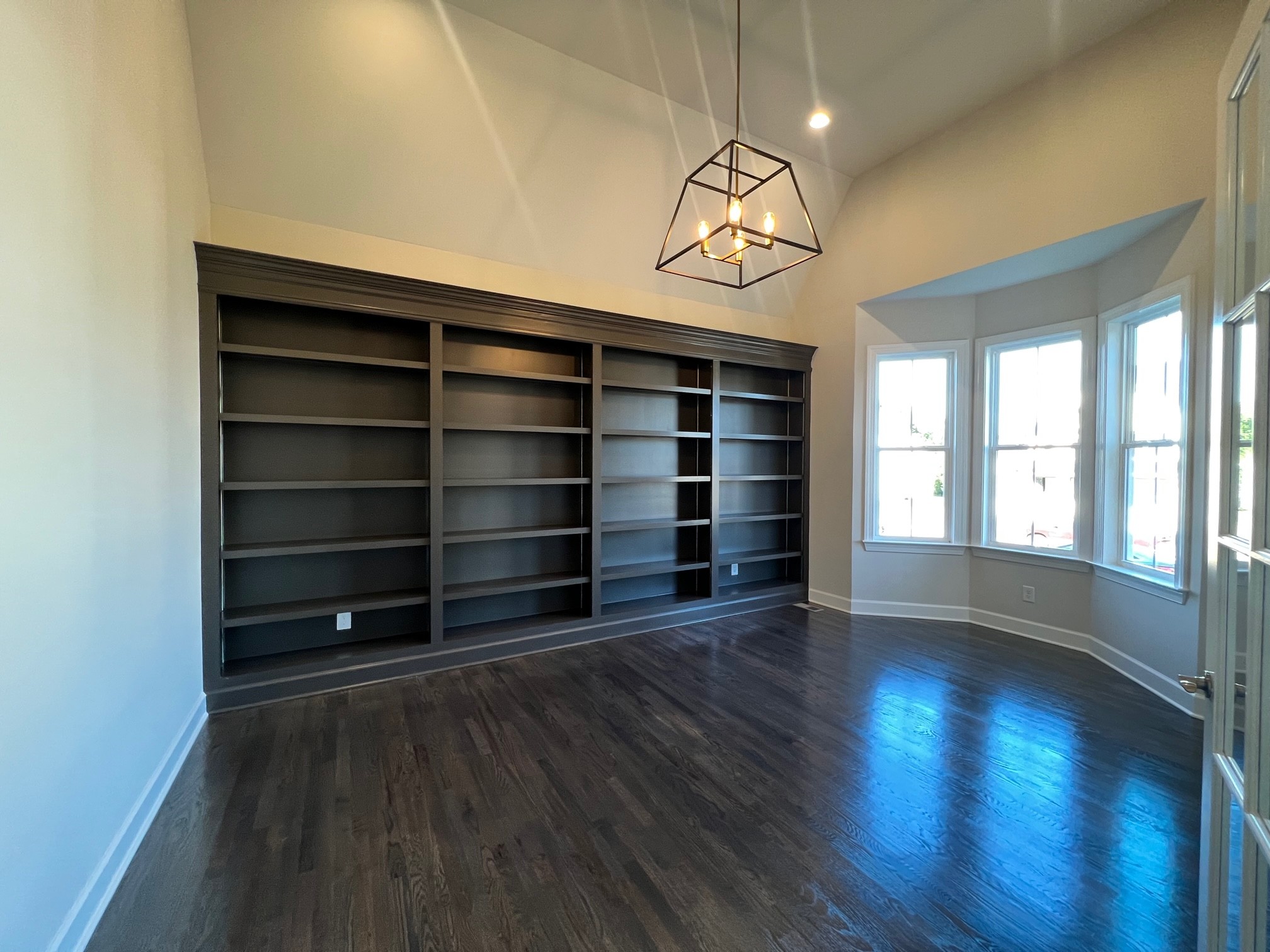 1043 Sinatra Drive