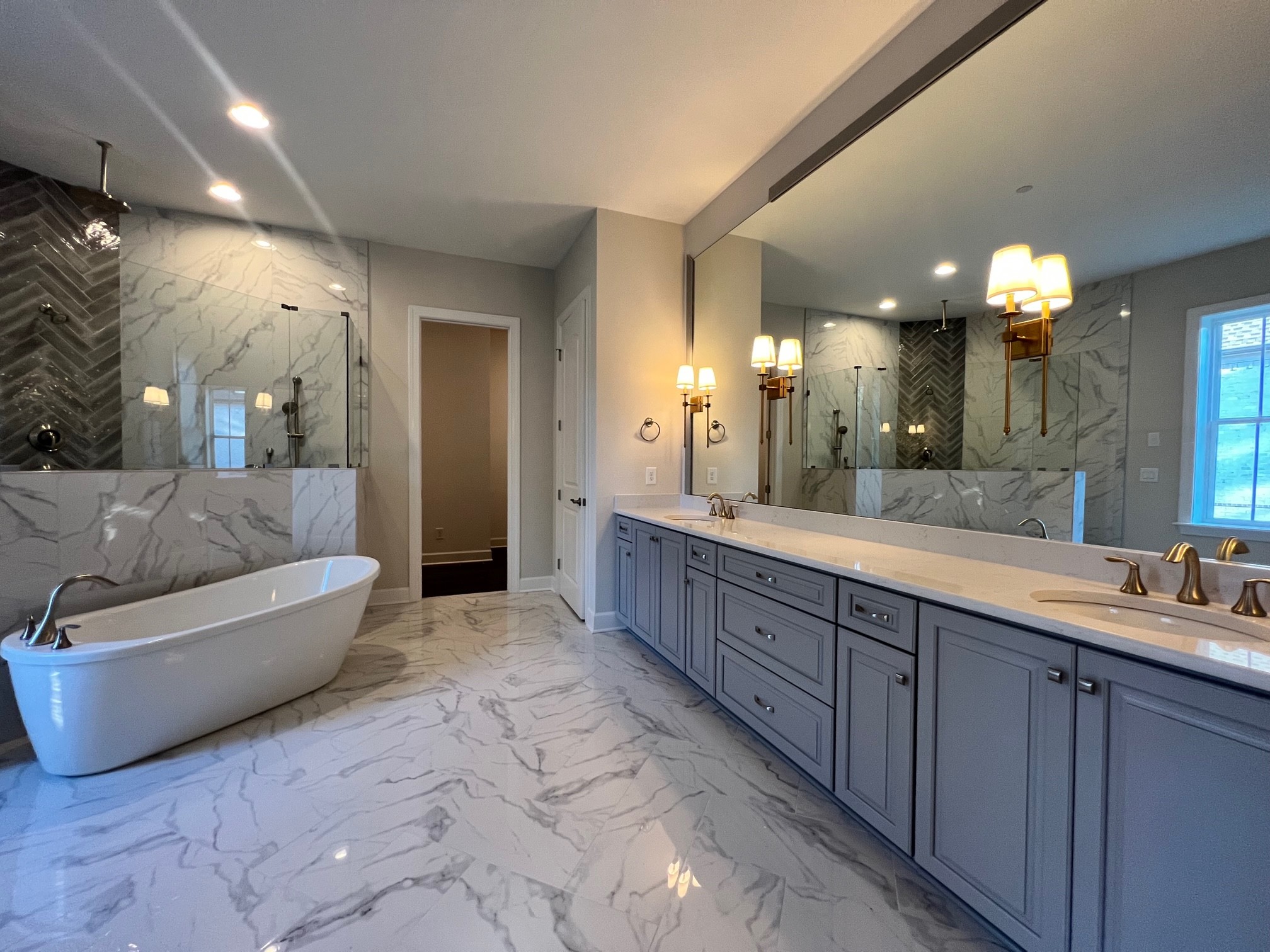 1043 Sinatra Drive