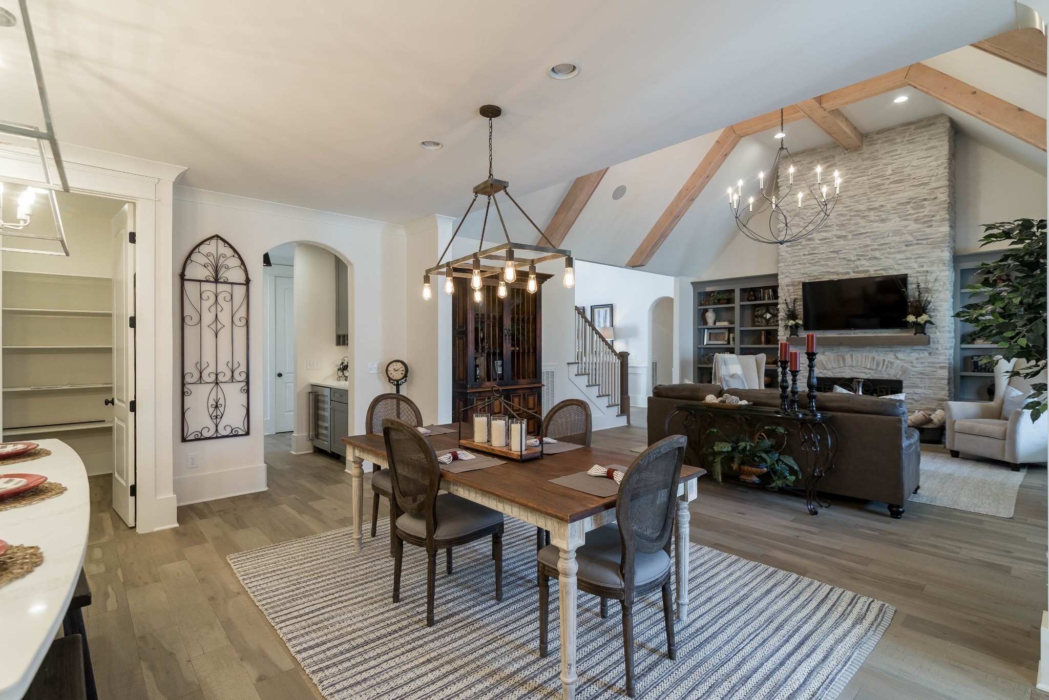 1043 Sinatra Drive