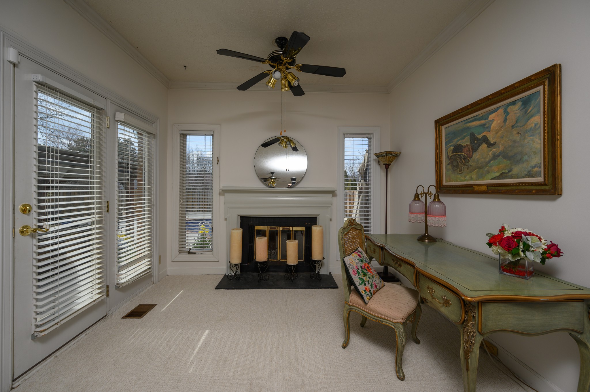 905 Fireside Ct