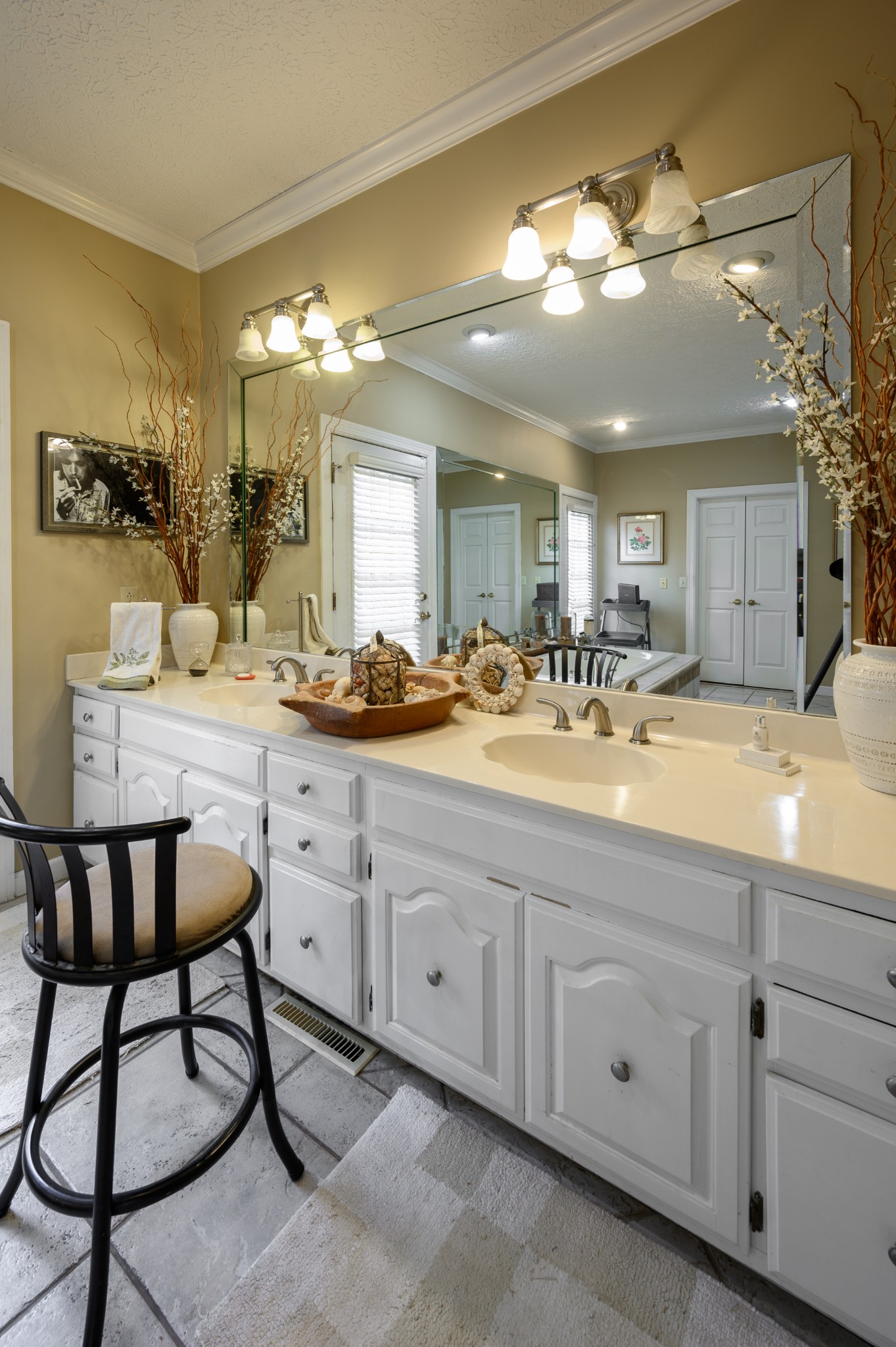 905 Fireside Ct