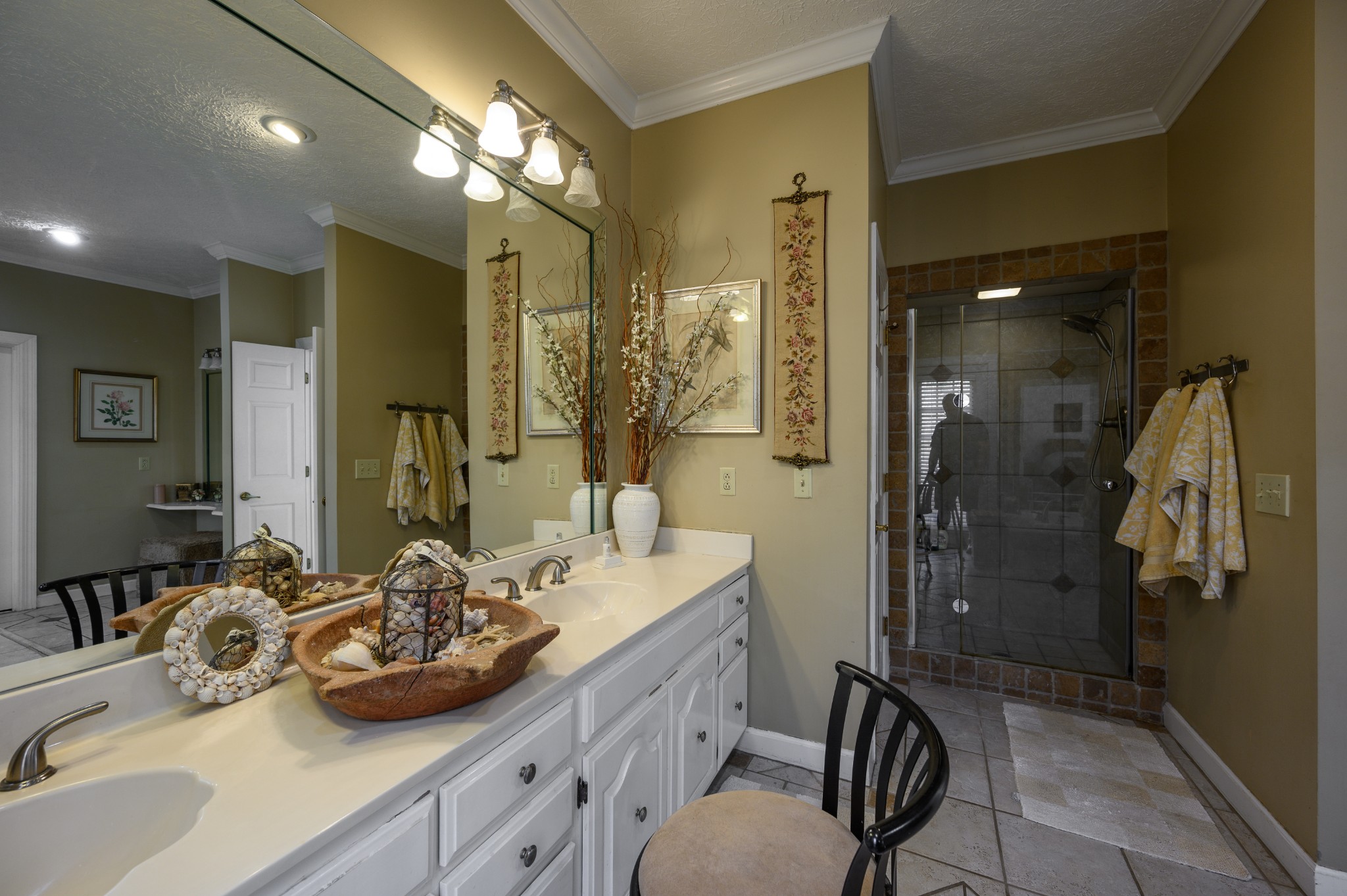 905 Fireside Ct