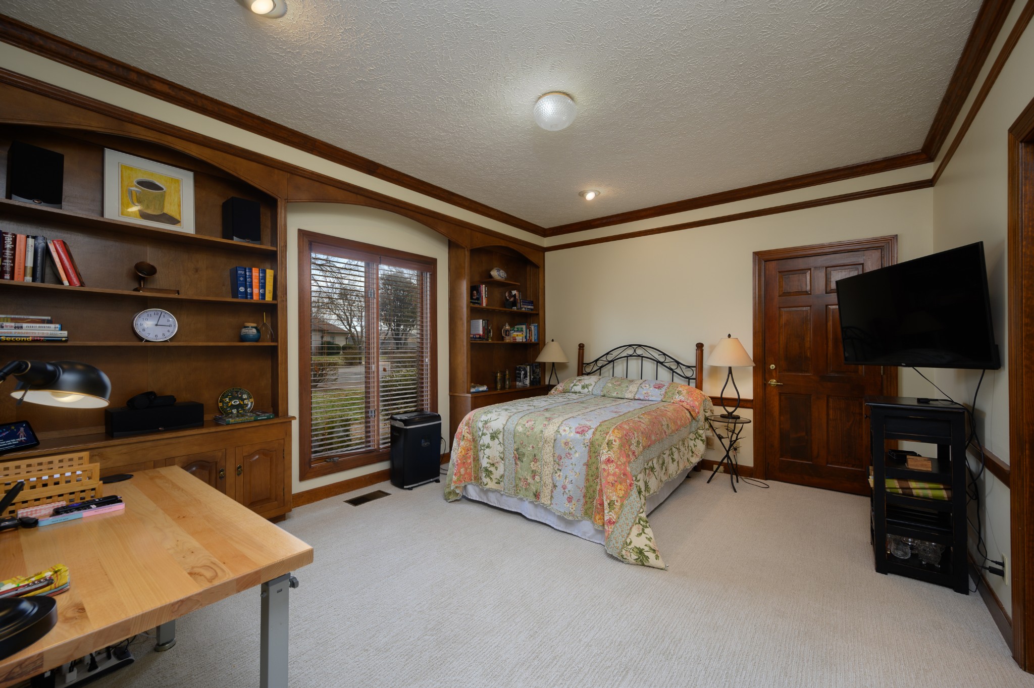 905 Fireside Ct
