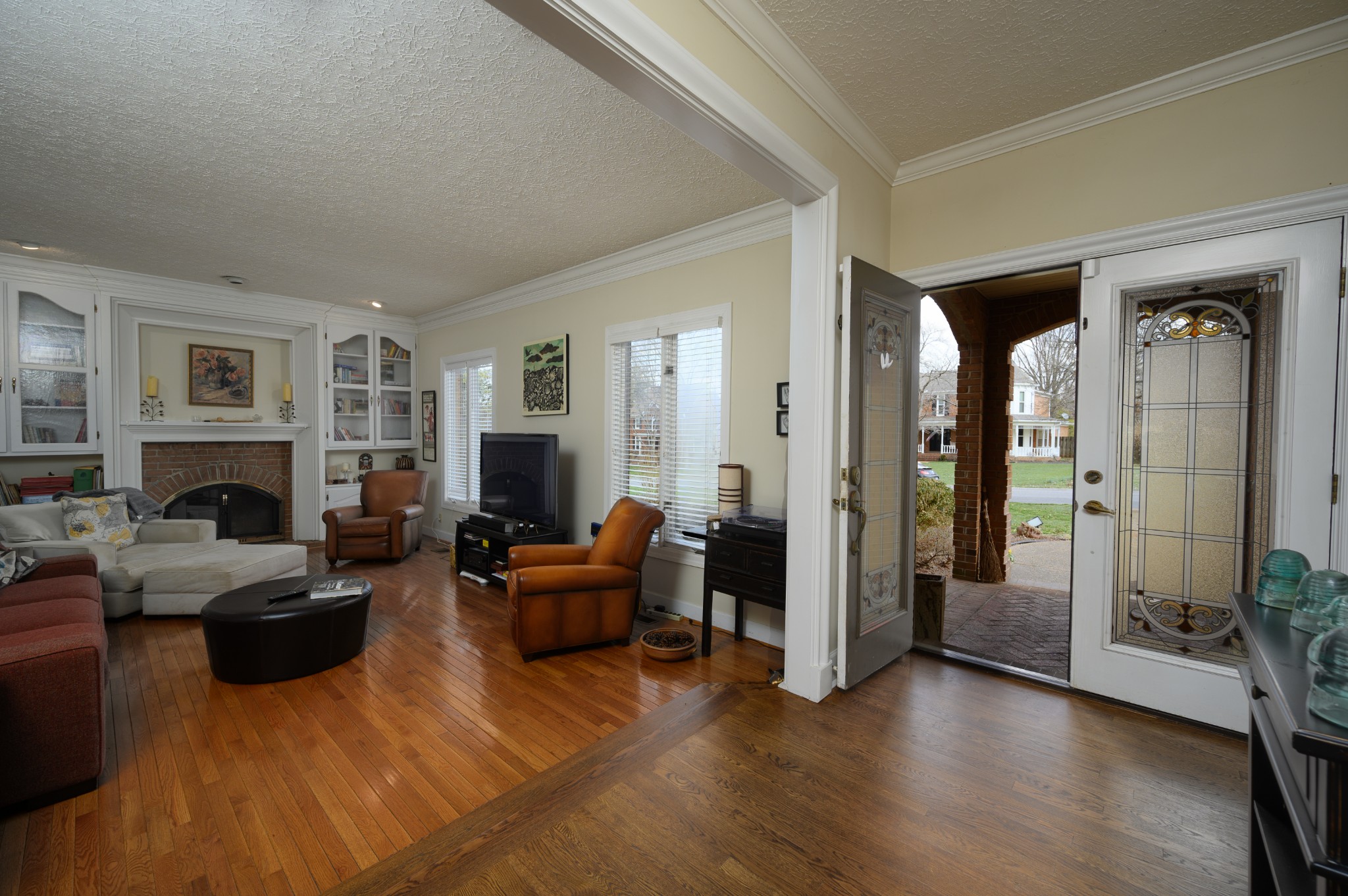 905 Fireside Ct