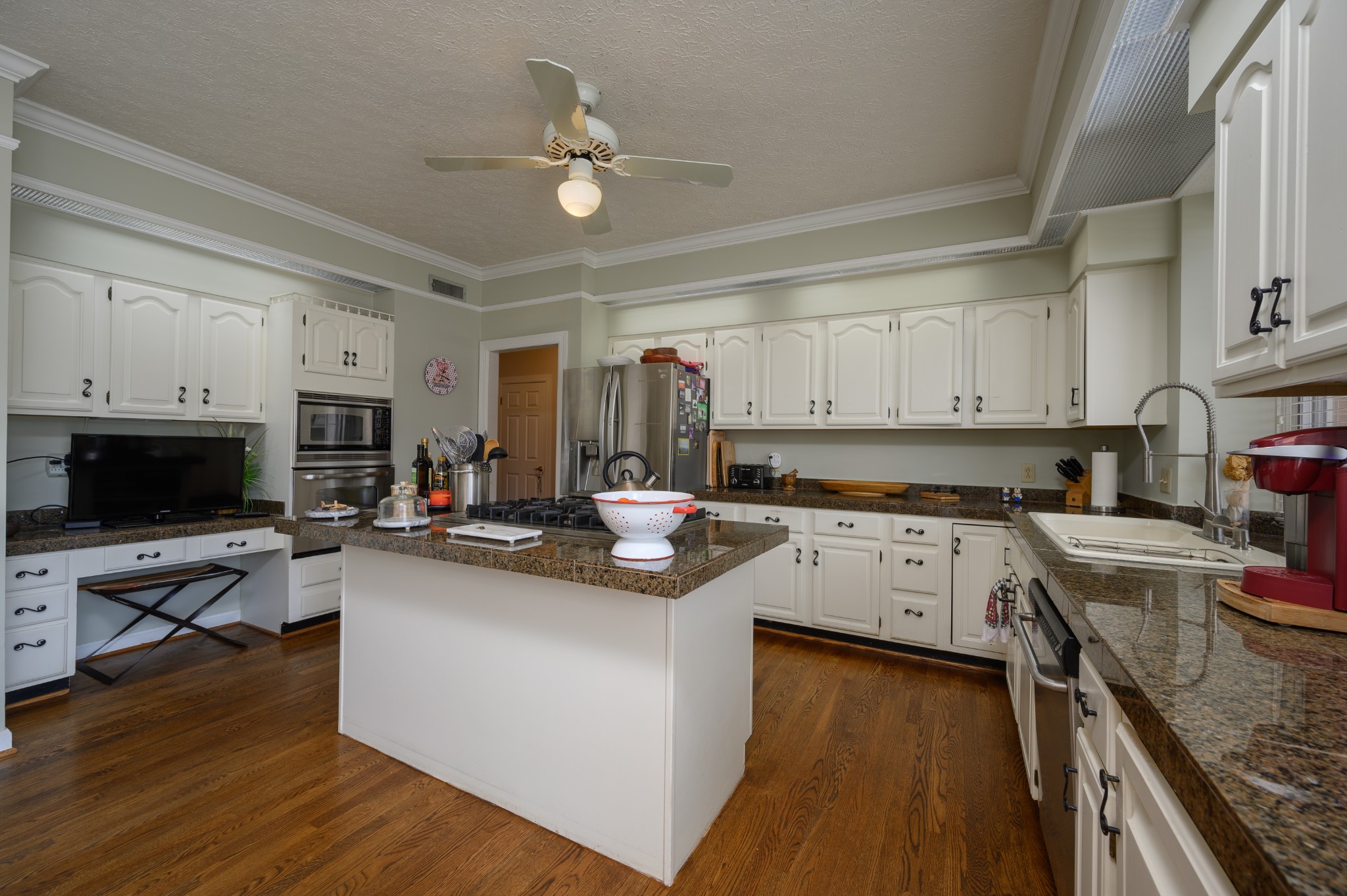 905 Fireside Ct