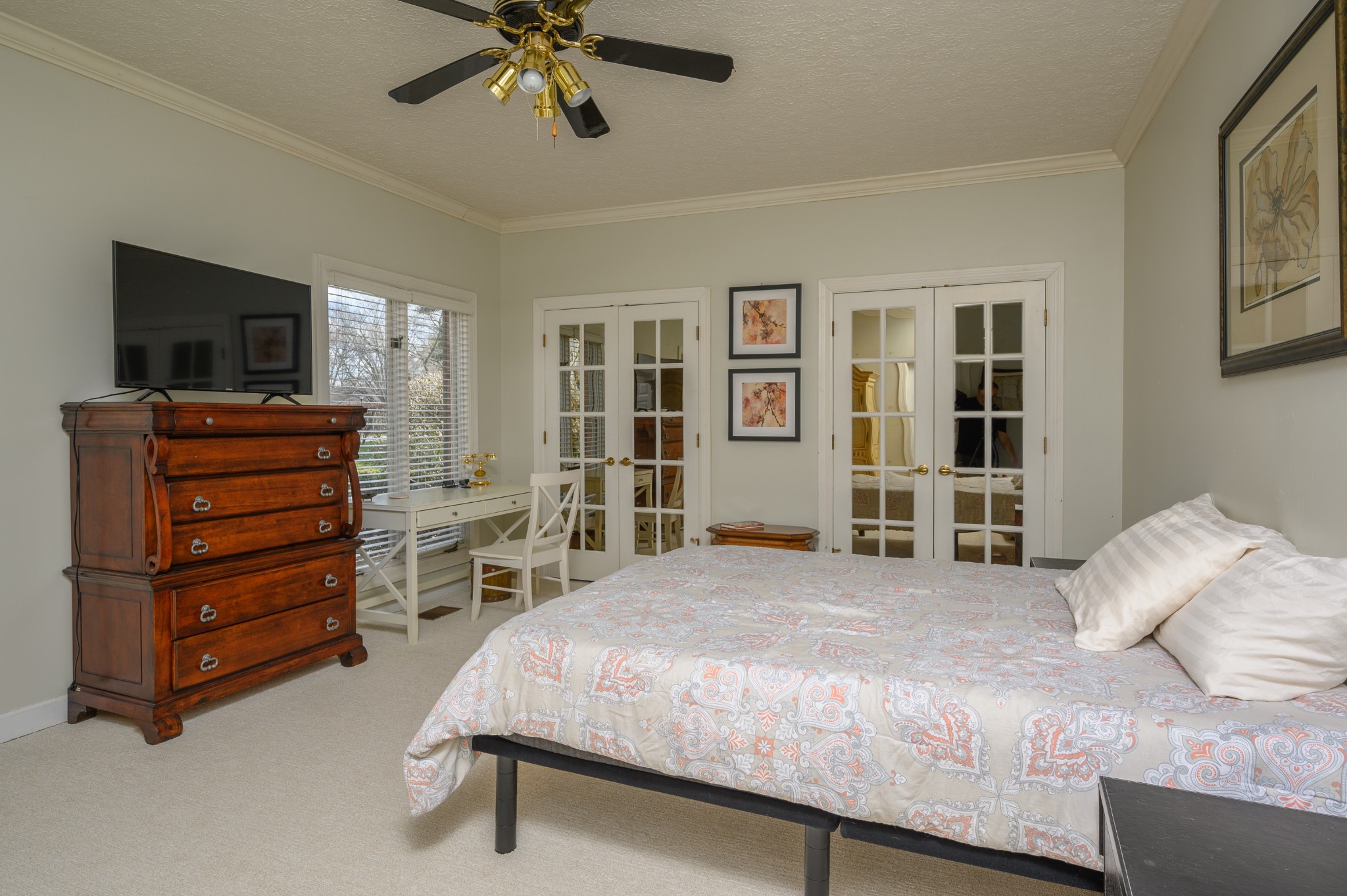 905 Fireside Ct