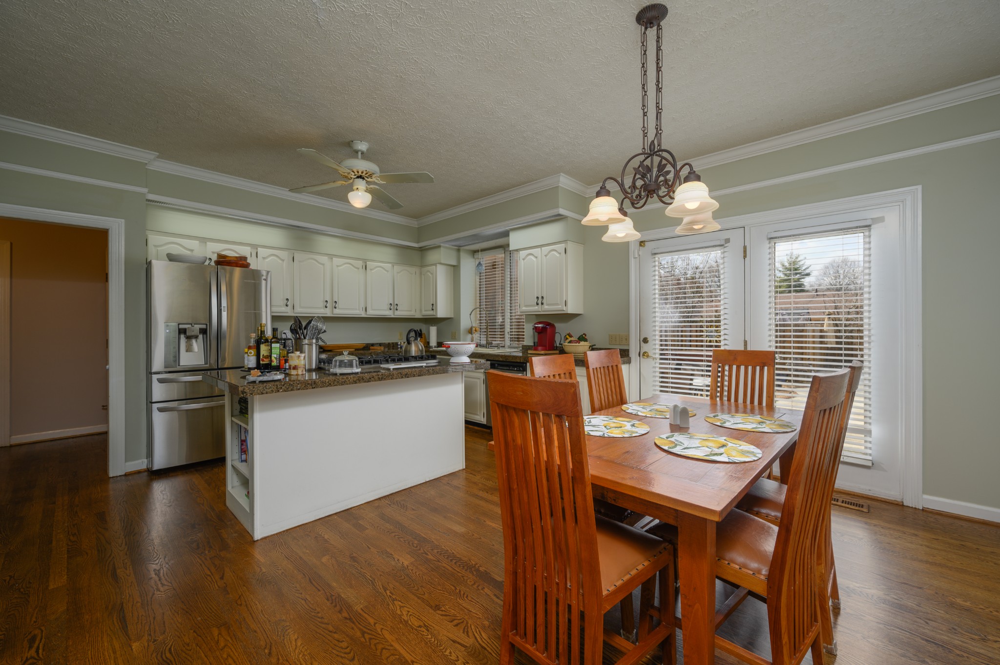 905 Fireside Ct