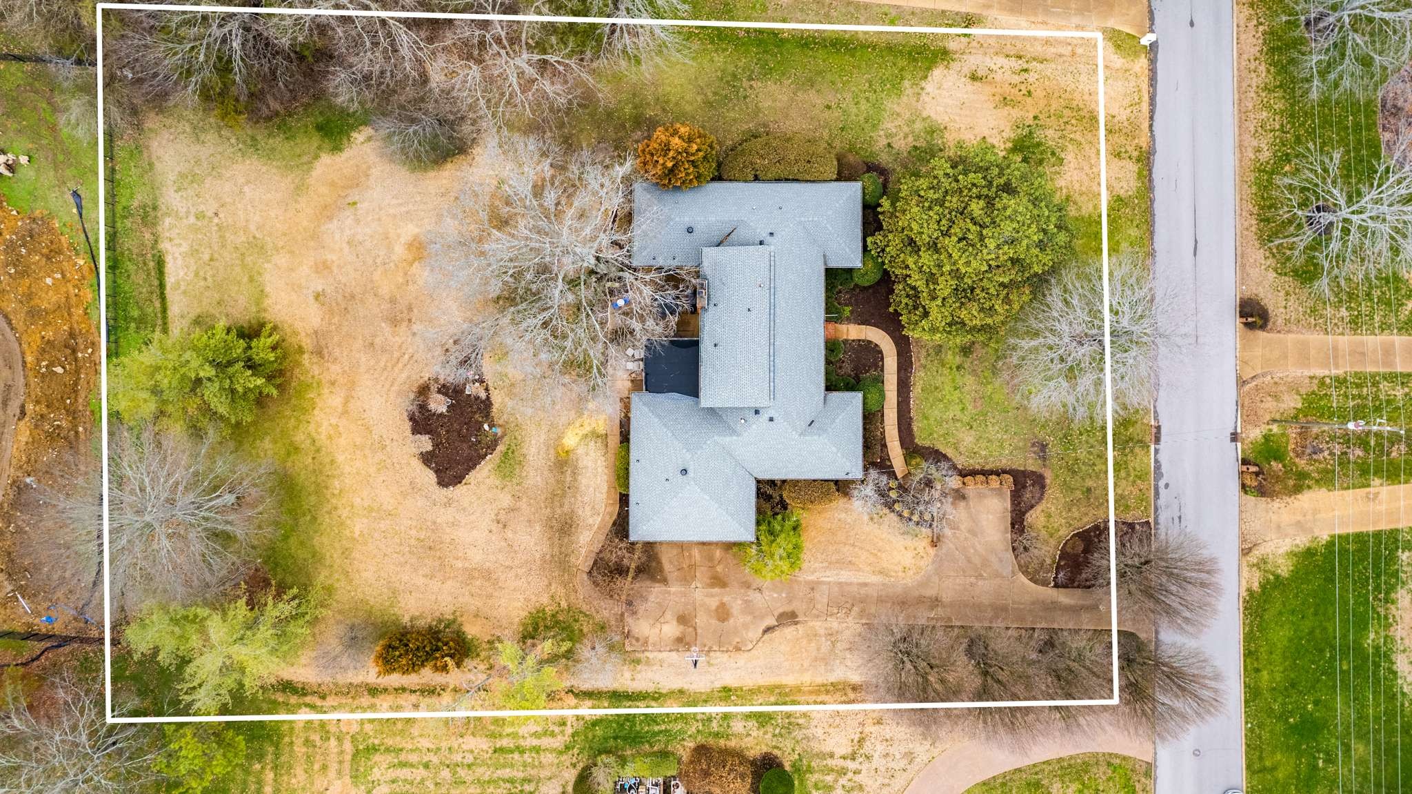 5111 Woodland Hills Dr