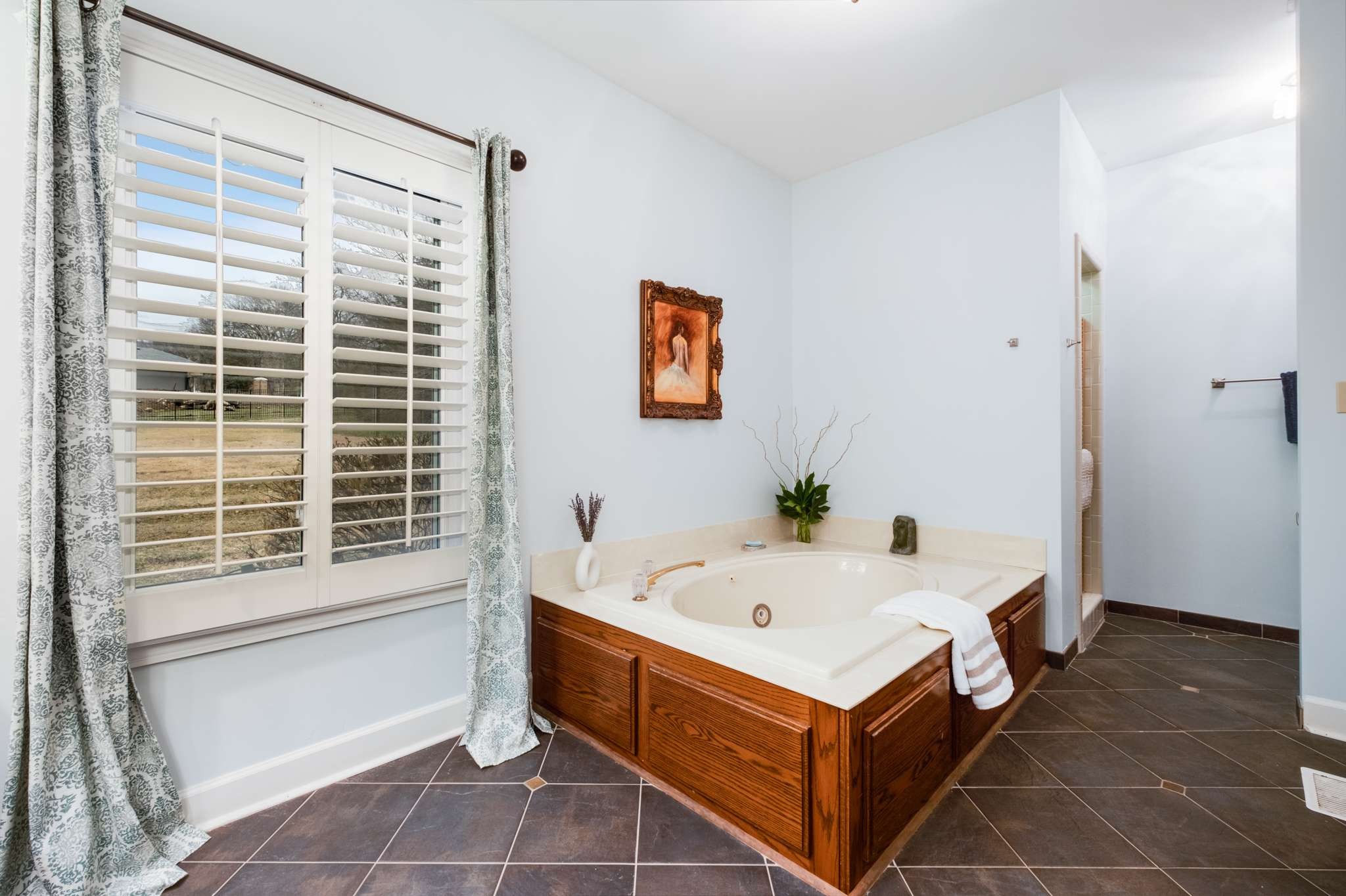 5111 Woodland Hills Dr