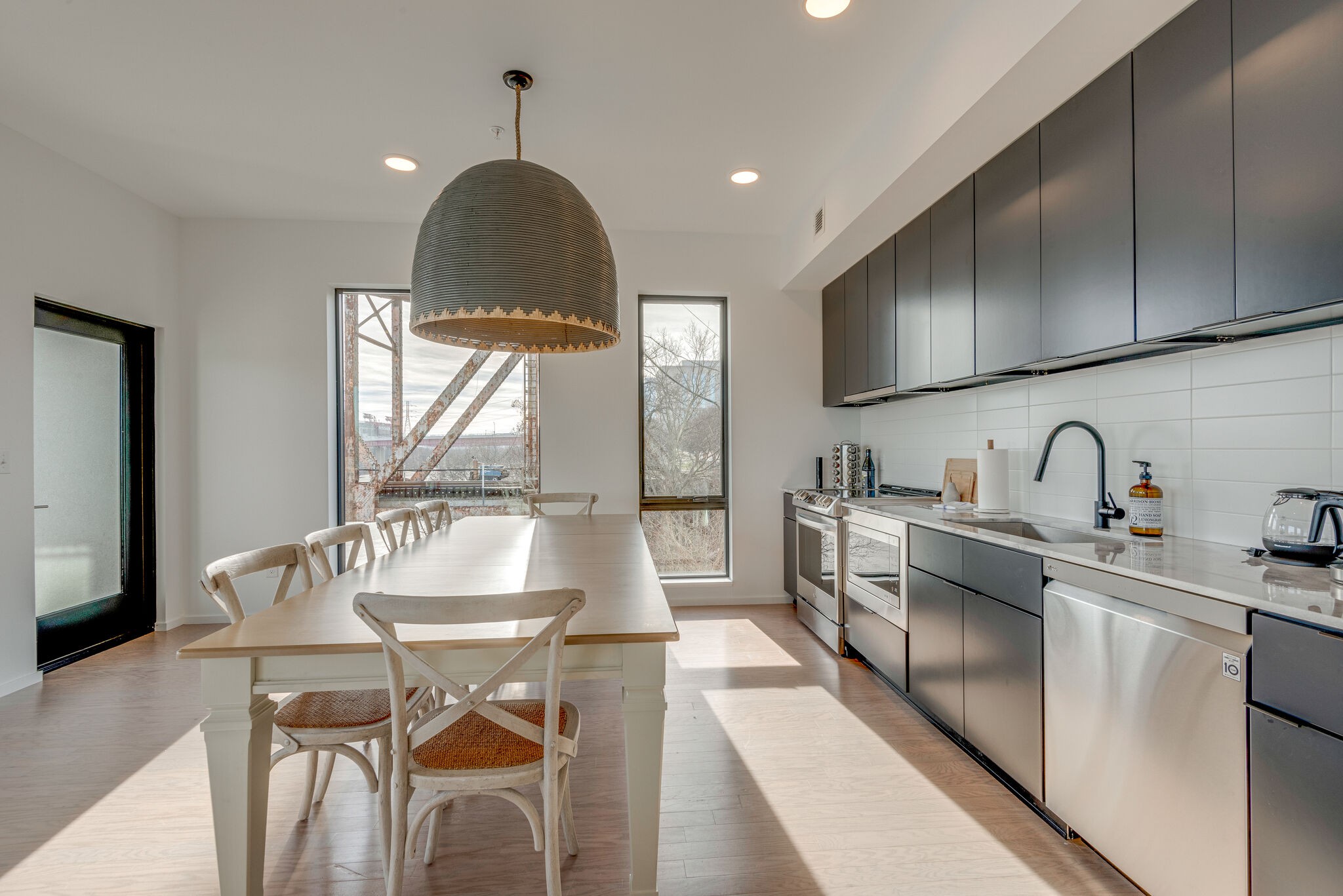 700 1st Ave, N Unit: 202