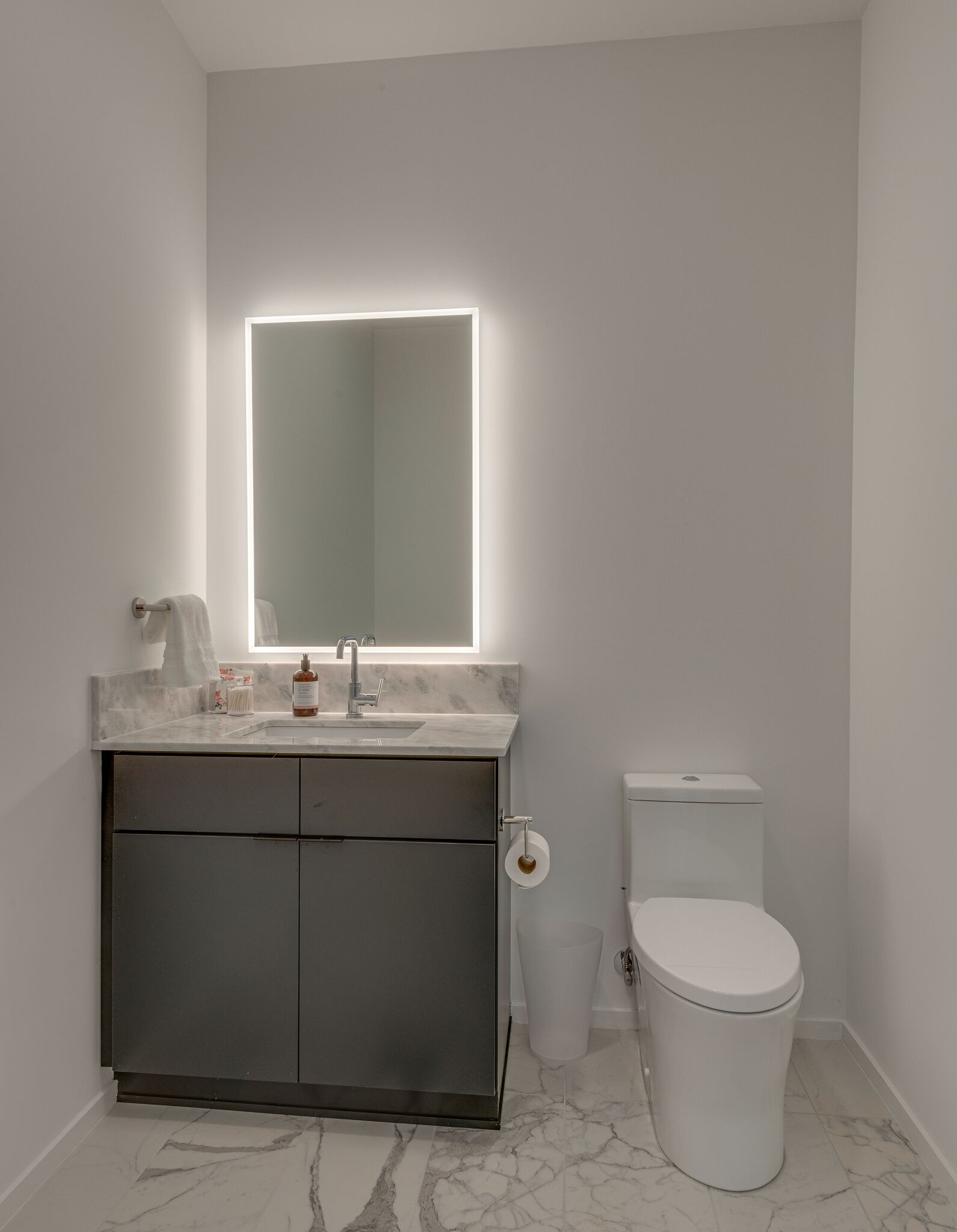 700 1st Ave, N Unit: 202